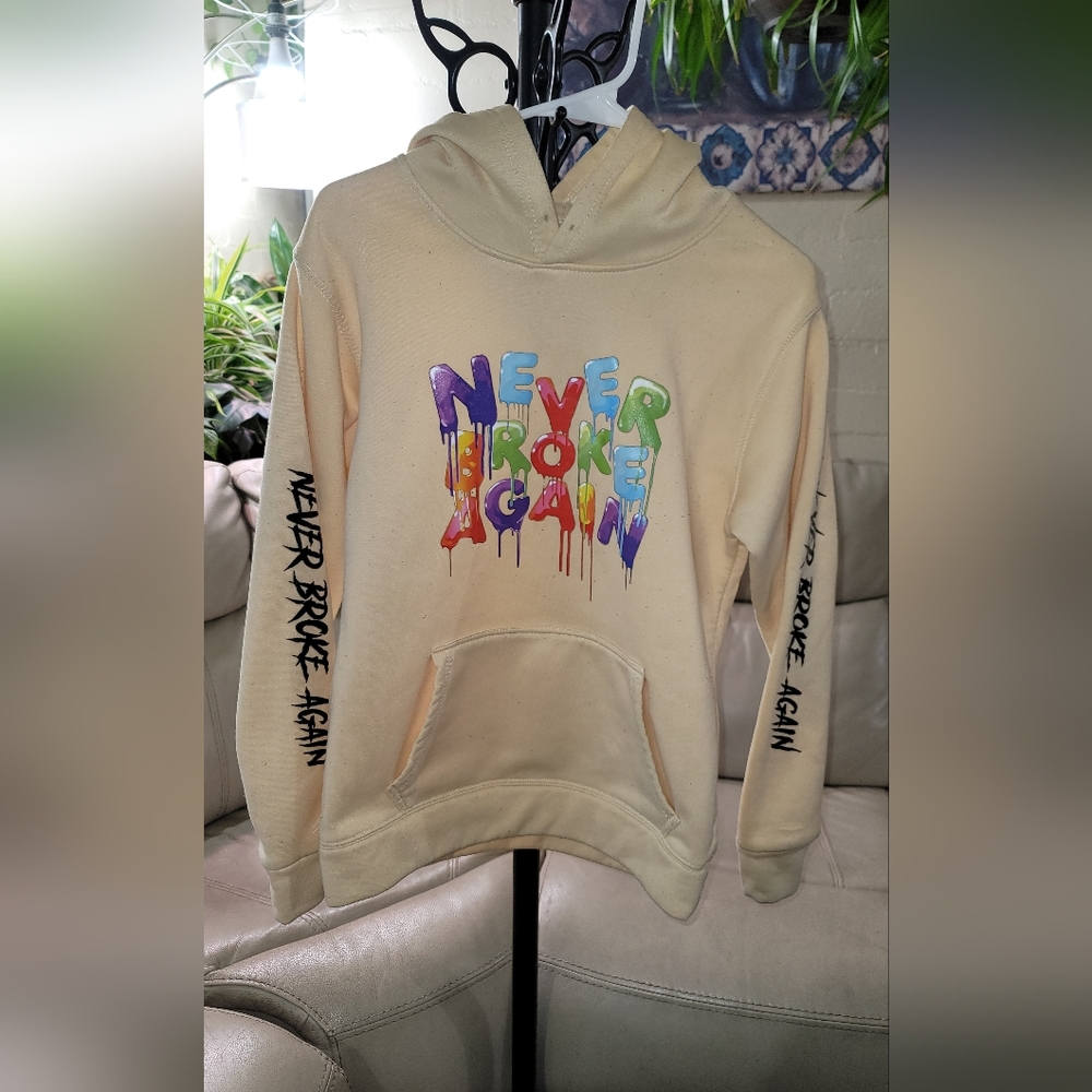 No tag or brand, unisex sweatshirt size M, yellow